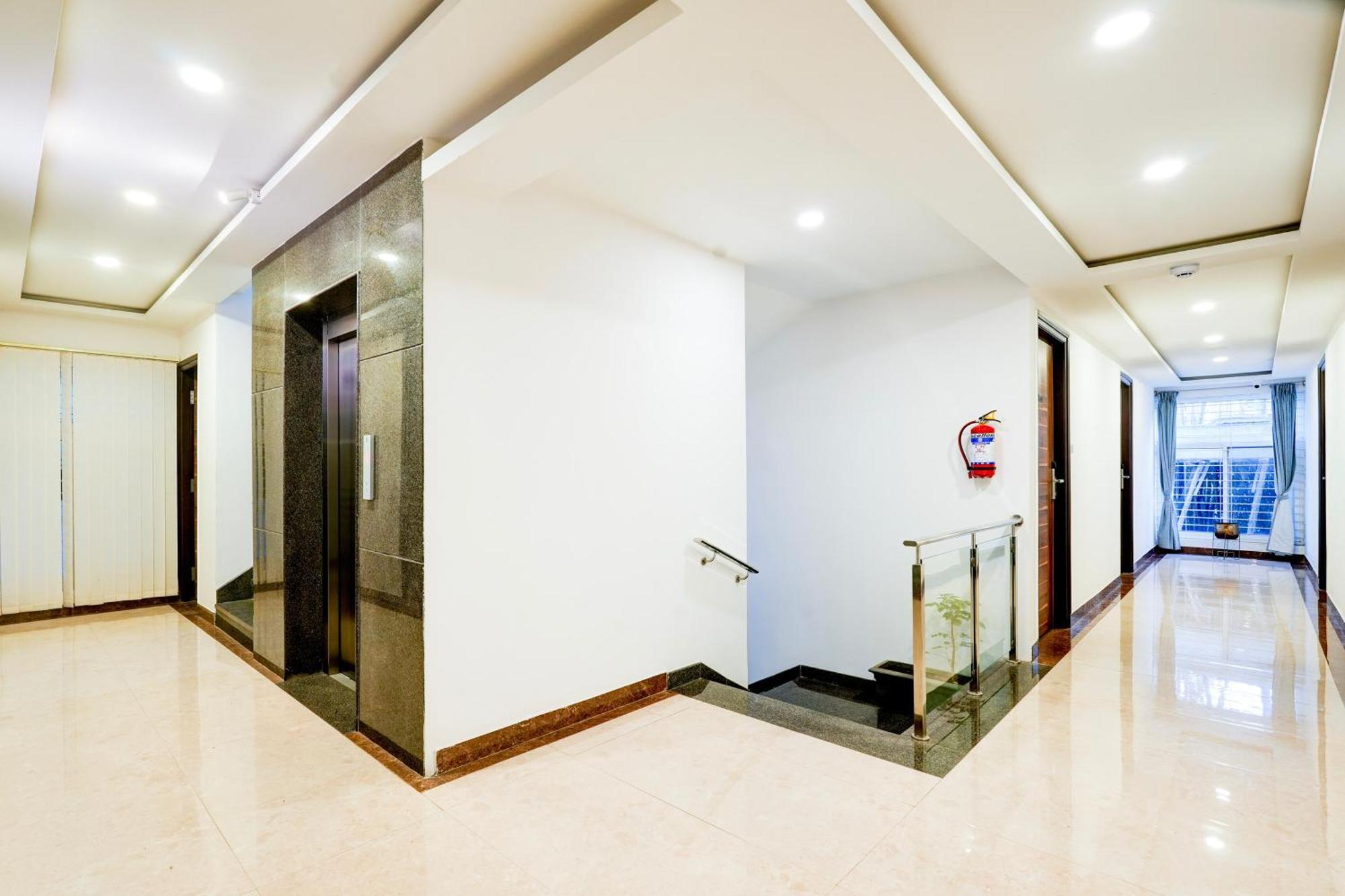Super Townhouse Oak Aecs Formerly Bangalore Times Extérieur photo